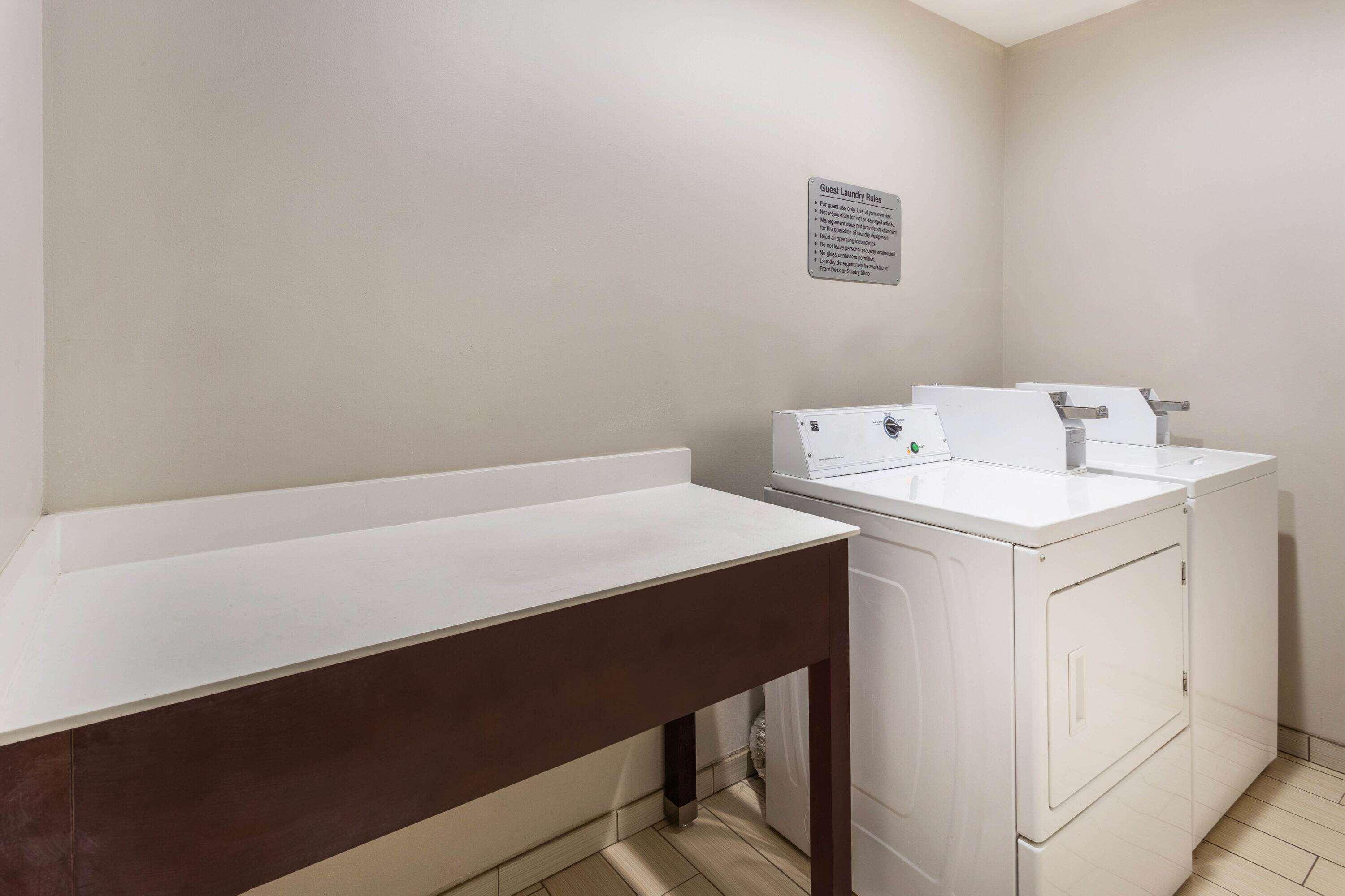 La Quinta By Wyndham Rockford Hotell Eksteriør bilde