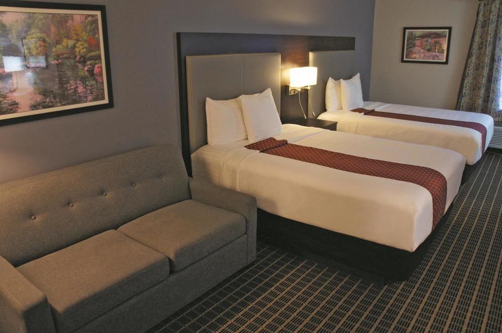 La Quinta By Wyndham Rockford Hotell Eksteriør bilde
